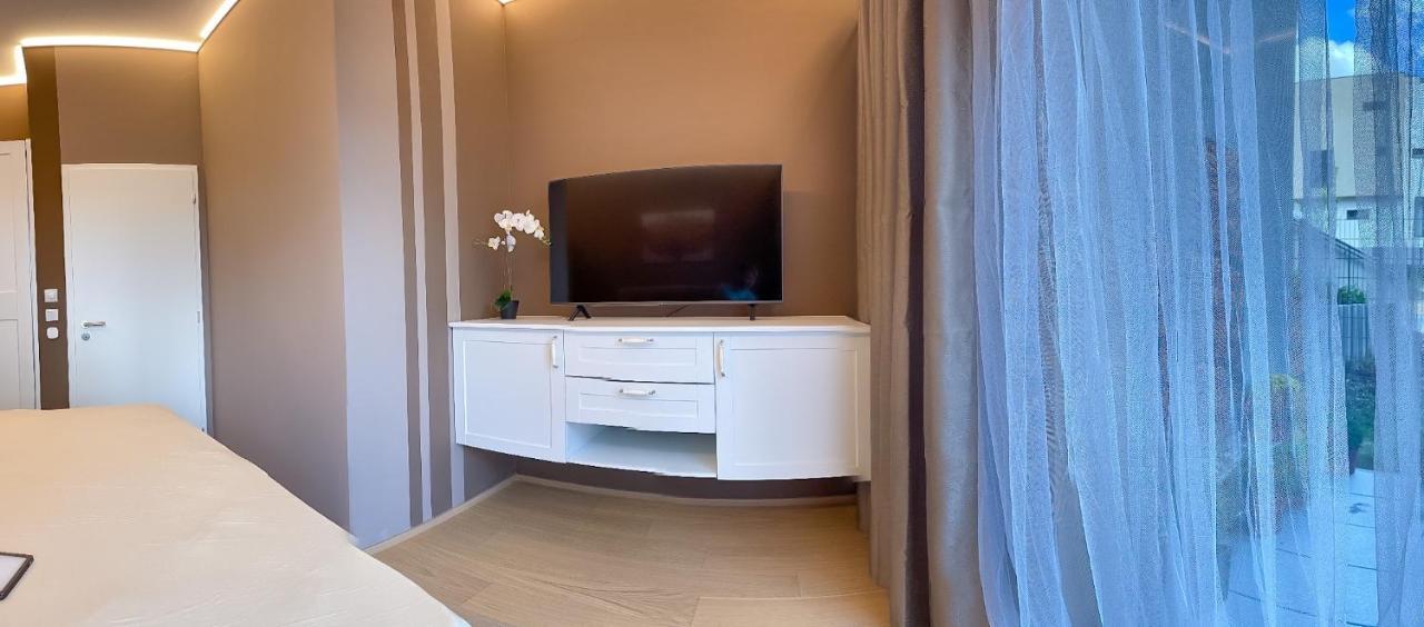 Apartment Dagmar Buresove ปราก ภายนอก รูปภาพ